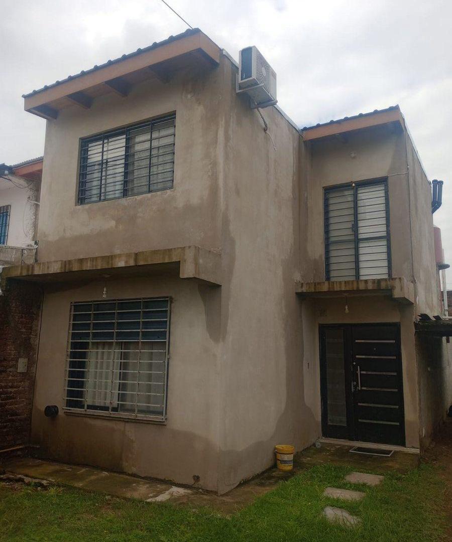 SE VENDE CASA DOS PISOS CON POSIBILIDAD AMPLIACIÓN