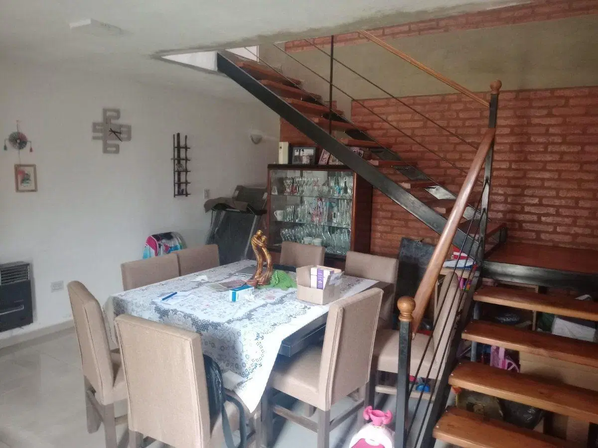 SE VENDE CASA DOS PISOS CON POSIBILIDAD AMPLIACIÓN 5