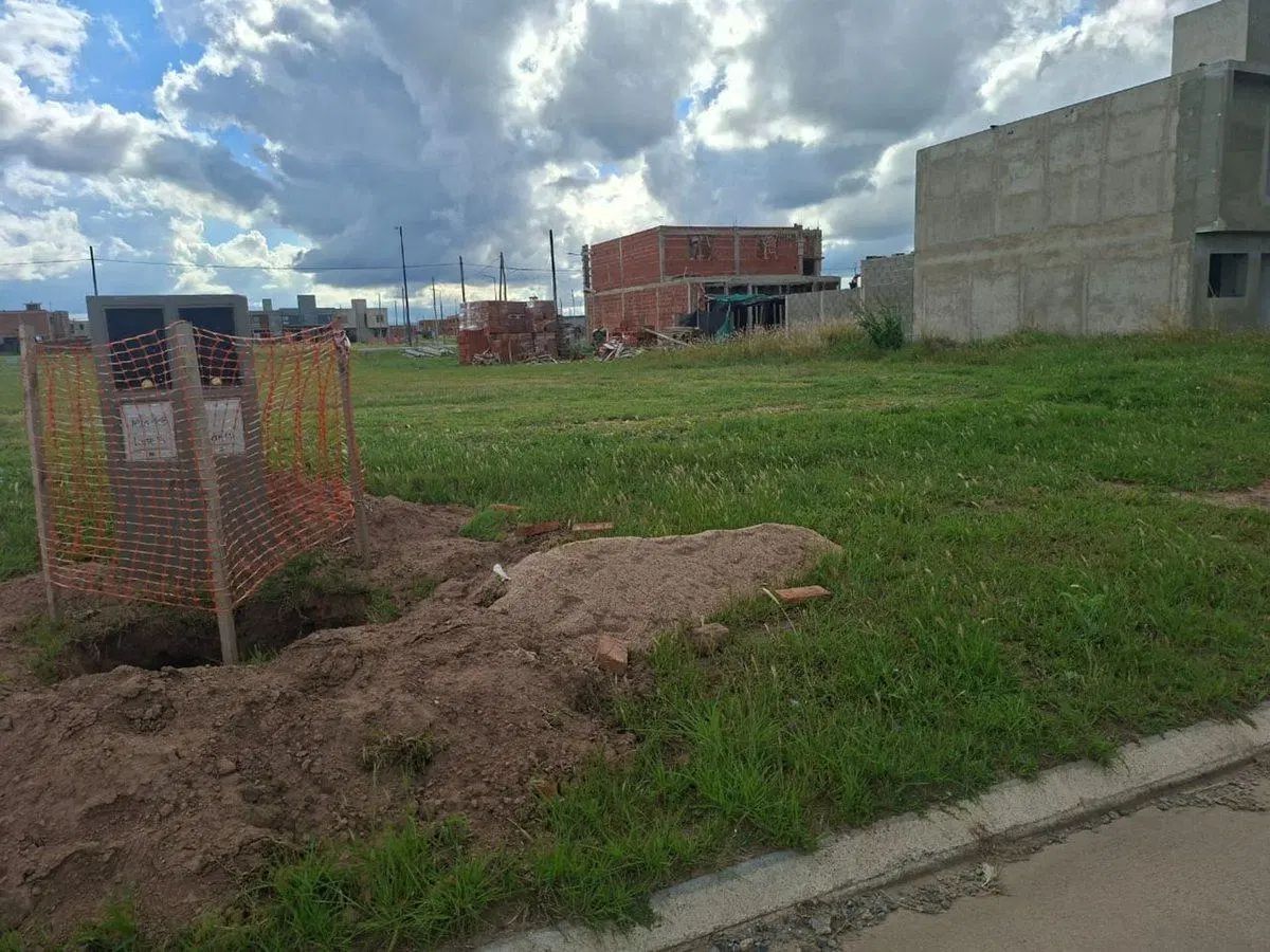 VENTA LOTE EN CUESTAS DE MANANTIALES APTO DUPLEX 4