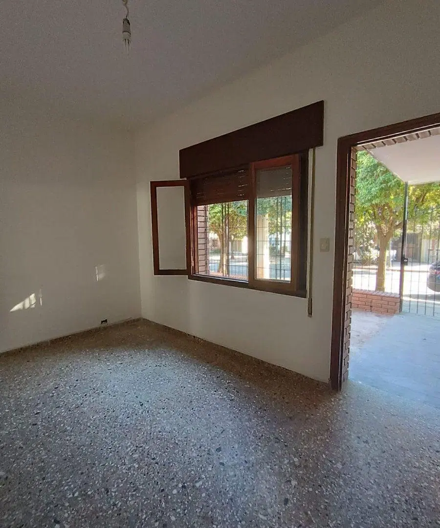 ALQUILER CASA 3 DORMITORIOS C PATIO 2