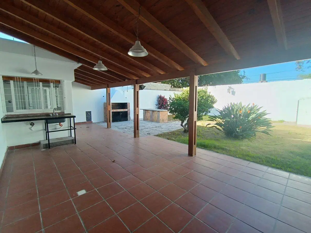 ALQUILER CASA 3 DORMITORIOS C PATIO 5