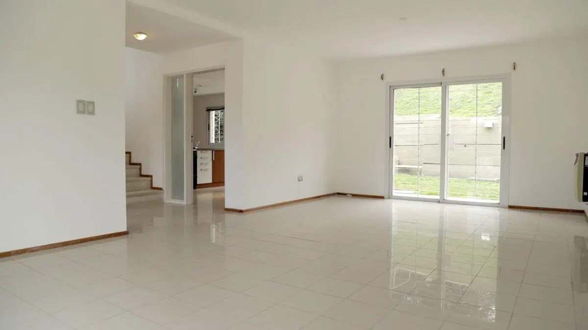 VENTA CASA EN ARGUELLO 3 DORMITORIOS CON PILETA 4