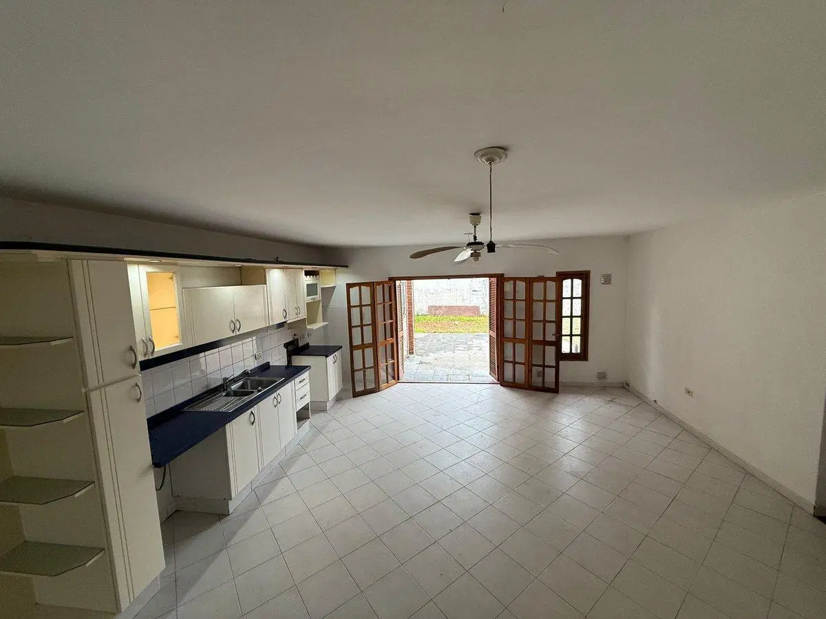 VENDE CASA EN LA CALERA + LOCAL + DEPÓSITO 4