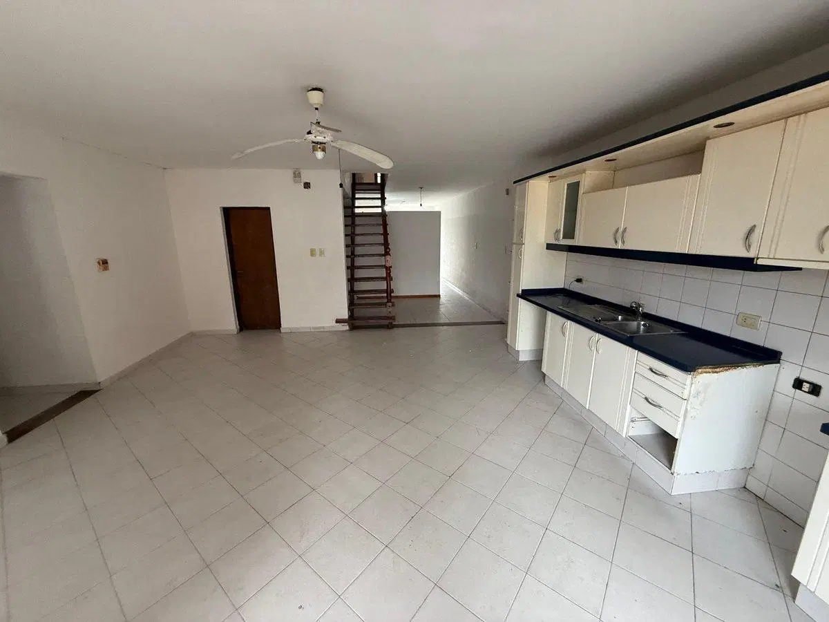 VENDE CASA EN LA CALERA + LOCAL + DEPÓSITO 2