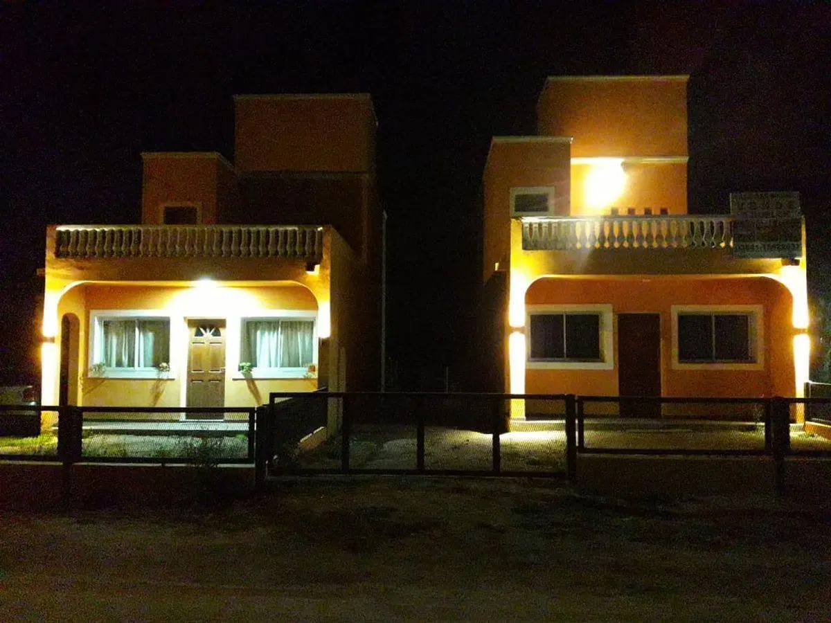 VENTA DUPLEX 2 DORMITORIOS APTO CREDITO TANTI. CBA 5