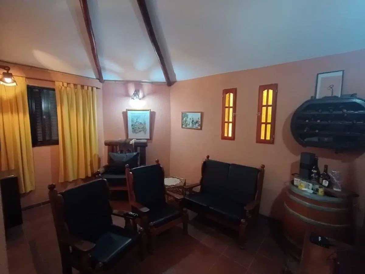 VENTA Casa 3 dormitorios - Zona Ruta 20 5