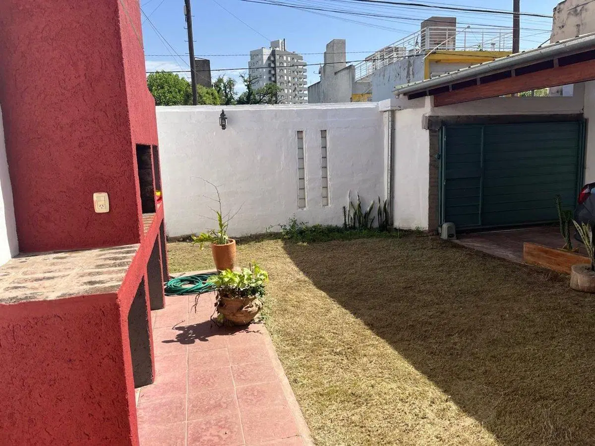 SE VENDE CASA 3 DORM. EN OBSERVATORIO 5