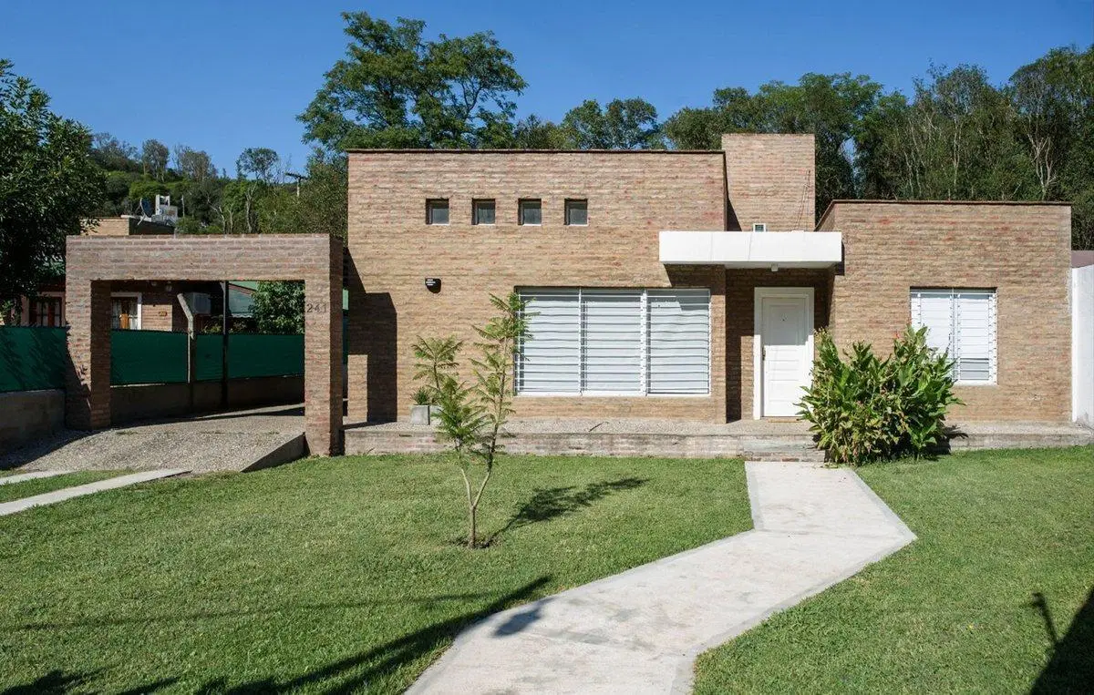 VENTA CASA RIO CEBALLOS CON PILETA 2