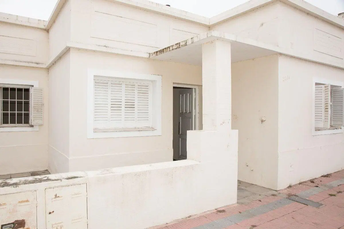 CASA 3 DORM. CON COCHERA EN VENTA Bª RIVADAVIA 3