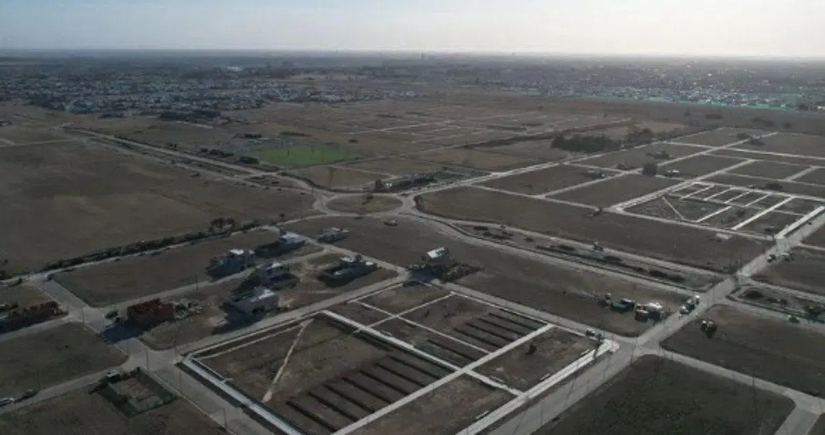 VENTA TERRENO EN CUESTAS DE MANANTIALES 2