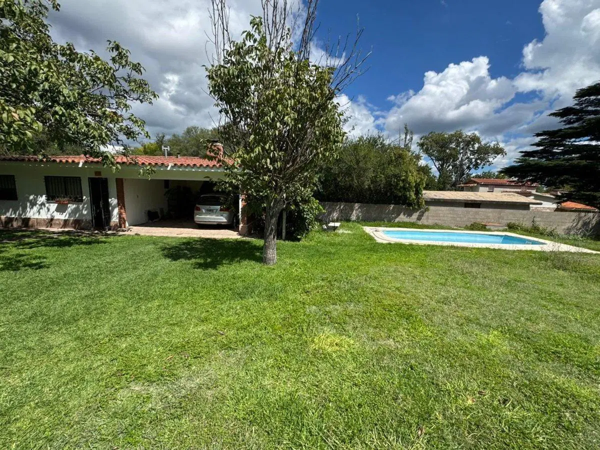 VENTA DE CASA + LOTE - CAPILLA DEL MONTE 4