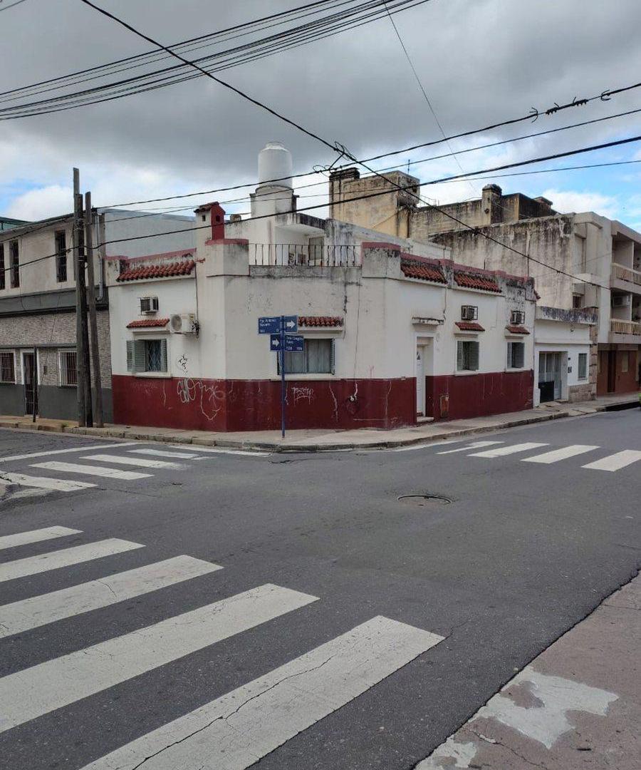 VENTA CASA 3 DORM BARRIO ALBERDI