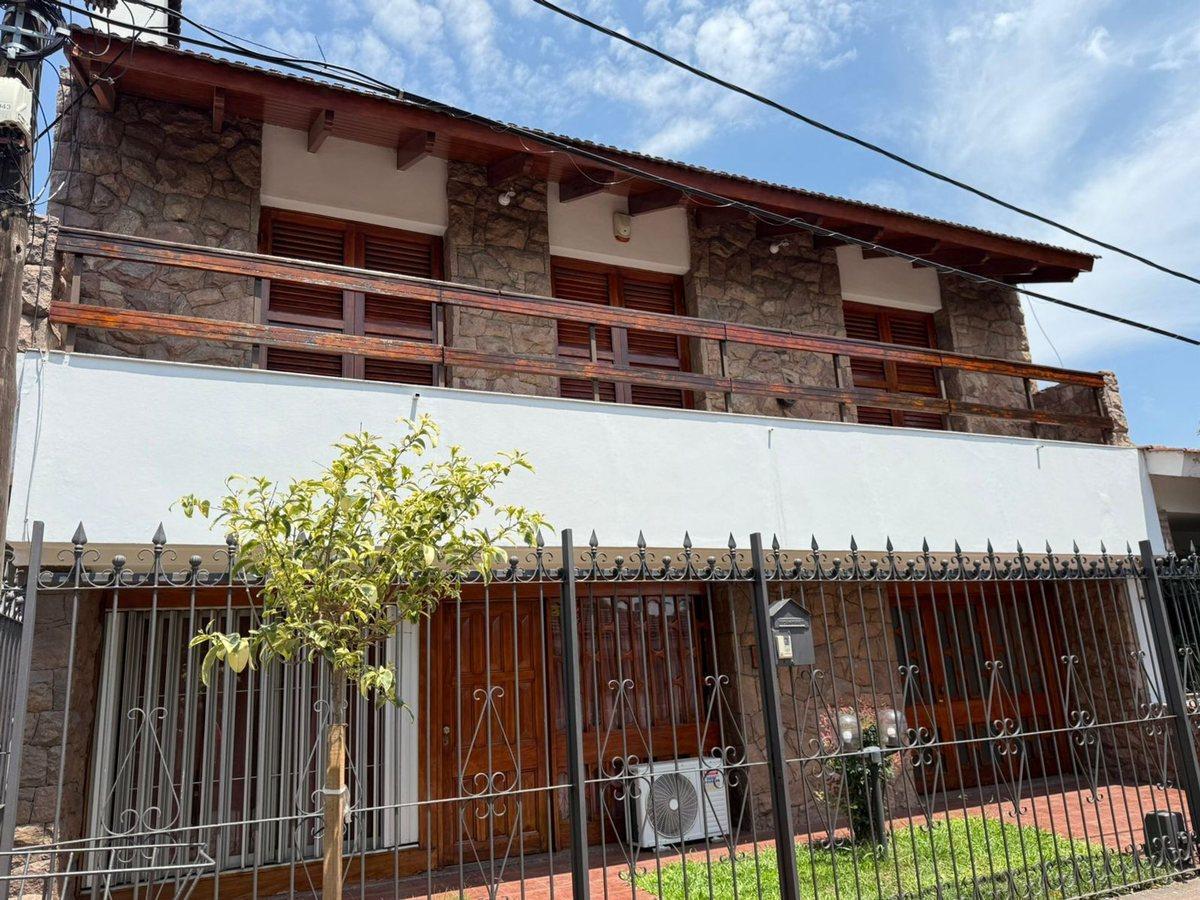 VENTA CASA 3 DORMITORIOS B° MAIPÚ 1ª SECCIÓN