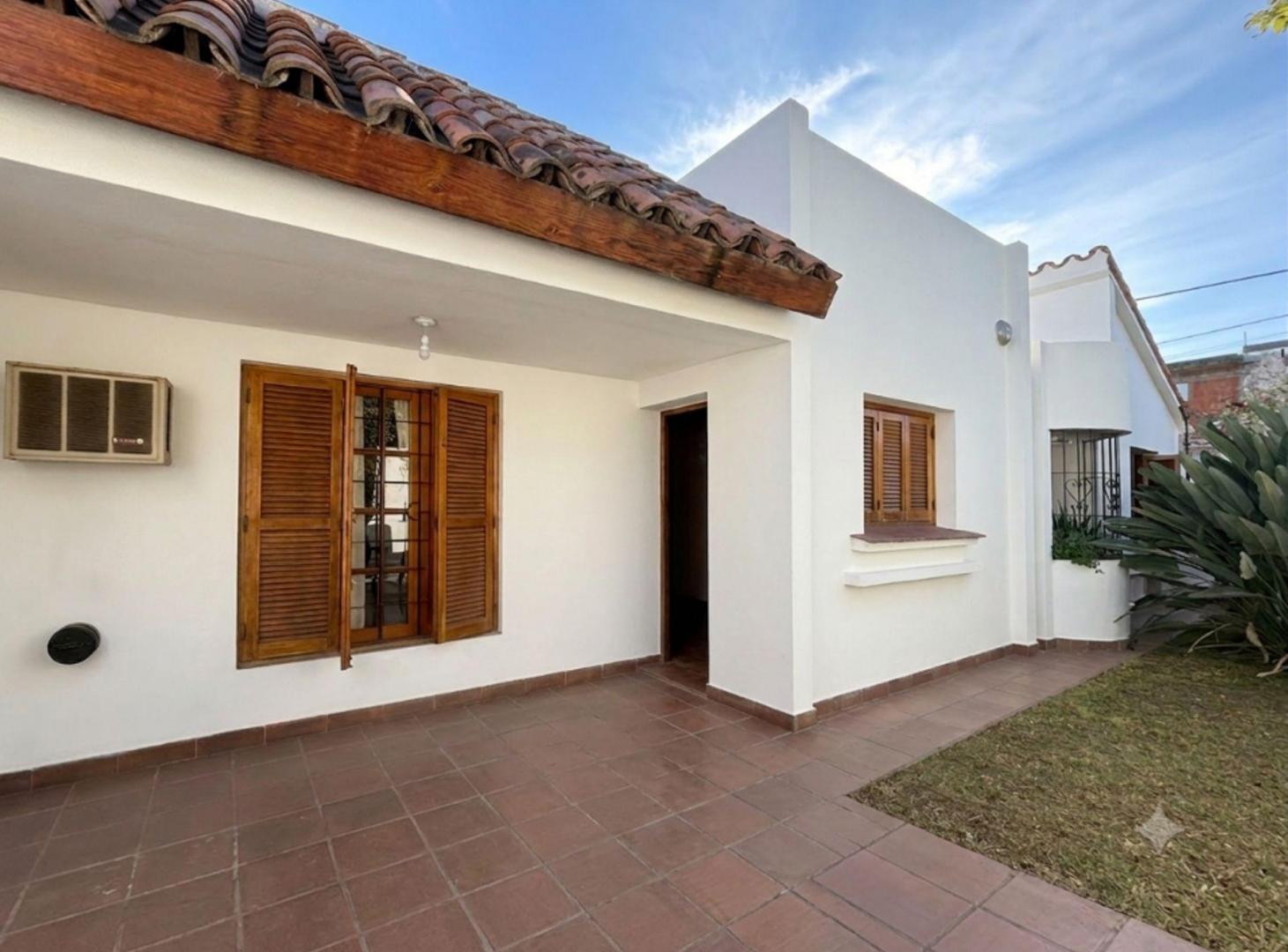 VENTA CASA 3 DORMITORIOS BARRIO PUEYRREDON