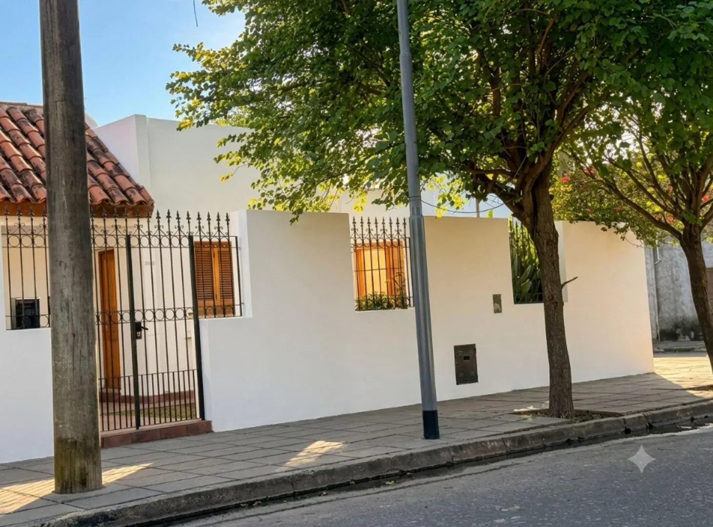 VENTA CASA 3 DORMITORIOS BARRIO PUEYRREDON 4