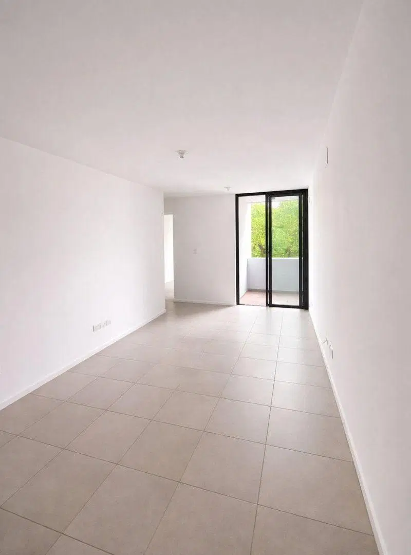 VENTA DEPTO 1 DORM CON BALCÓN Bº GENERAL PAZ 4