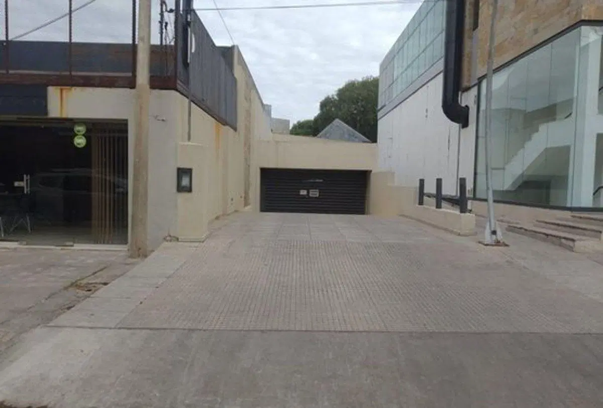 Cochera en venta – Barrio Jardín | 11 m² 3