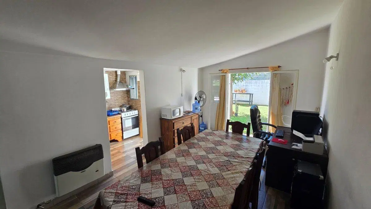 VENTA HERMOSA CASA 3 D EN B° 20 DE JUNIO 5