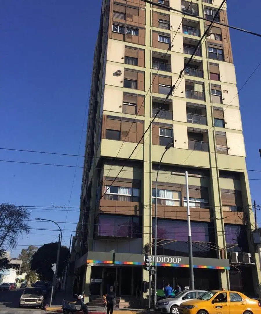 VENTA DEPARTAMENTO 3 DORMITORIOS Bº SAN VICENTE 4