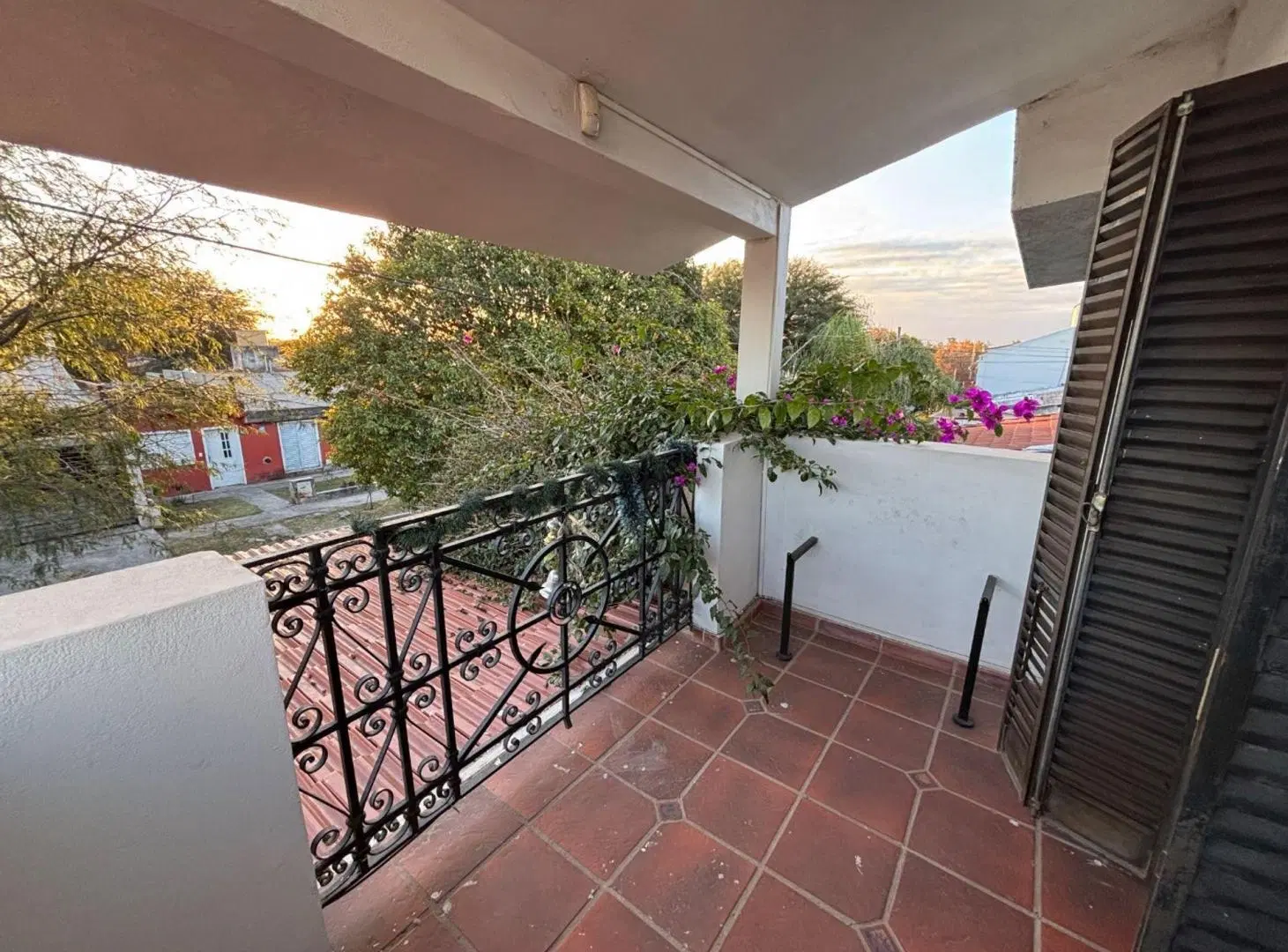 VENTA CASA 4 DOR  + DEPARTAMENTO EN 20 DE JUNIO 4
