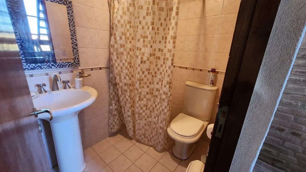 VENTA CASA EN POTRERO DE GARAY 8