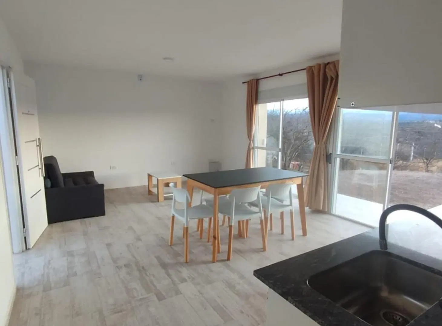 Venta casa 2 dor en Estancia Vieja, con pileta! 4