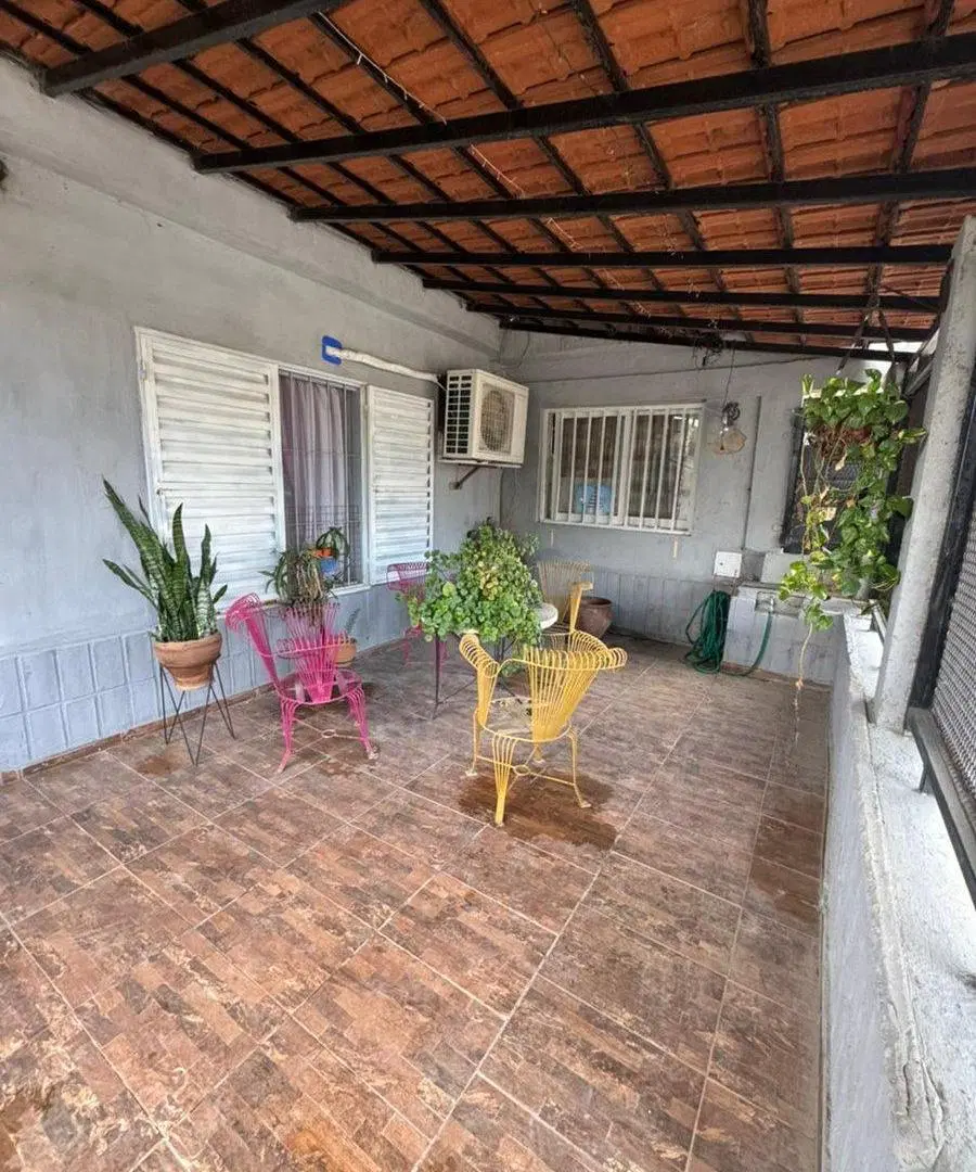CASA EN VENTA - 2 DORMITORIOS -B° JOSÉ I. DIAZ 1A 8