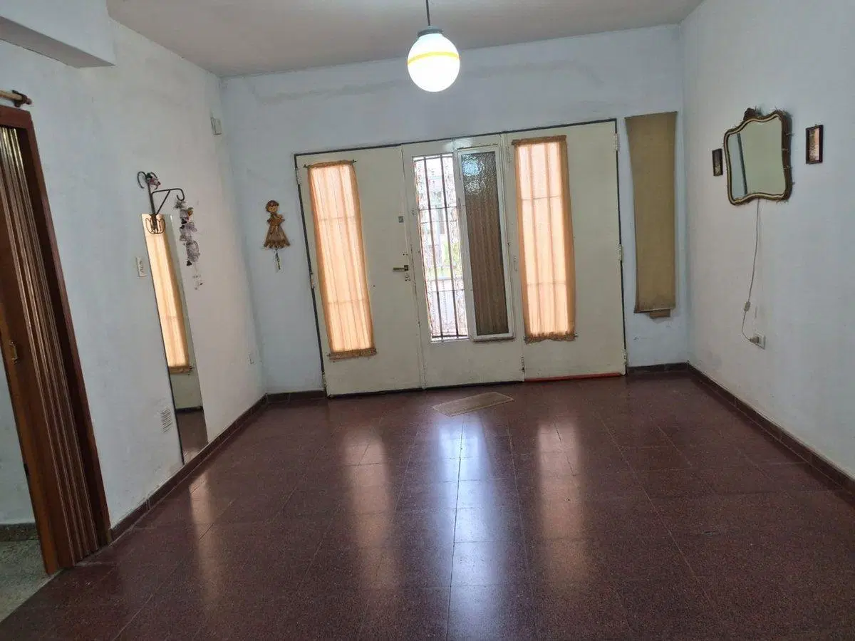 VENDE CASA DE 4 DORM EN BARRIO PARQUE REPUBLICA 3