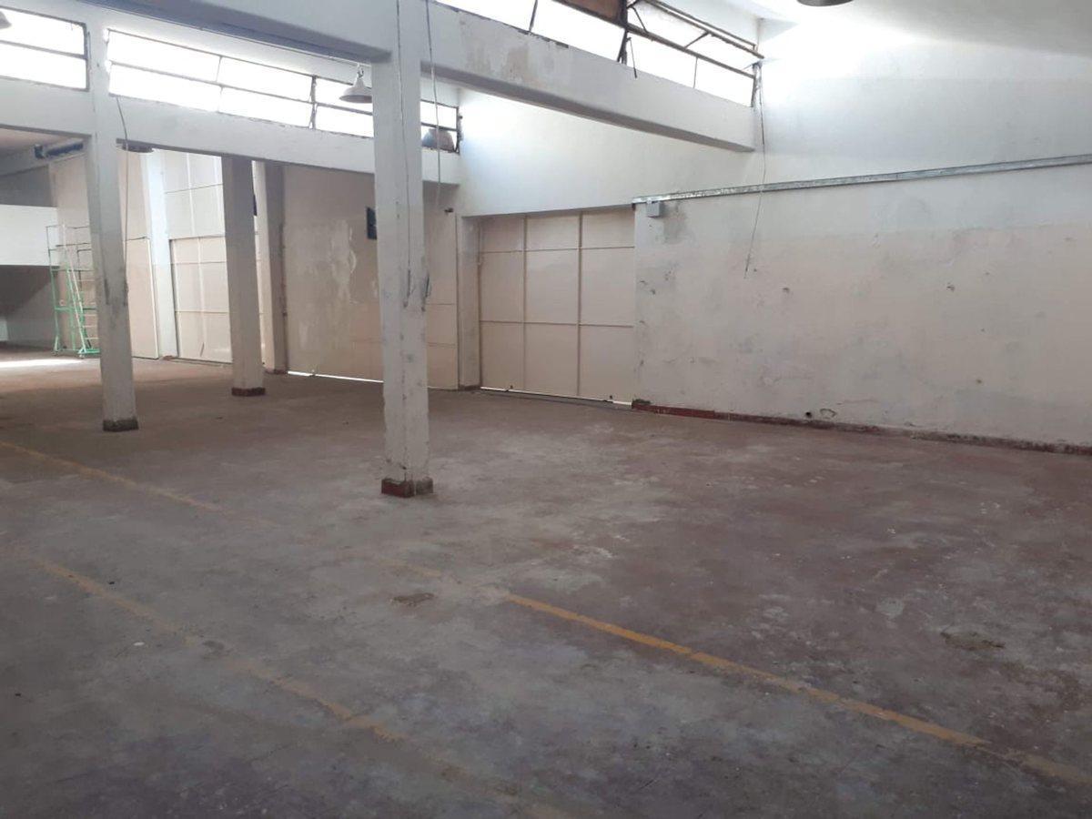 Foto de VENTA FABRICA GALPON BARRIO COLON, imagen 2