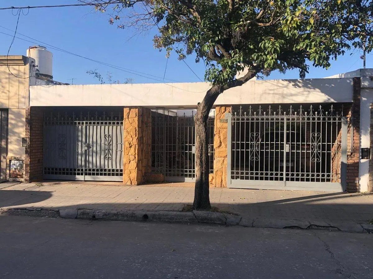 VENTA CASA EN BARRIO MAIPU I SECC. 3
