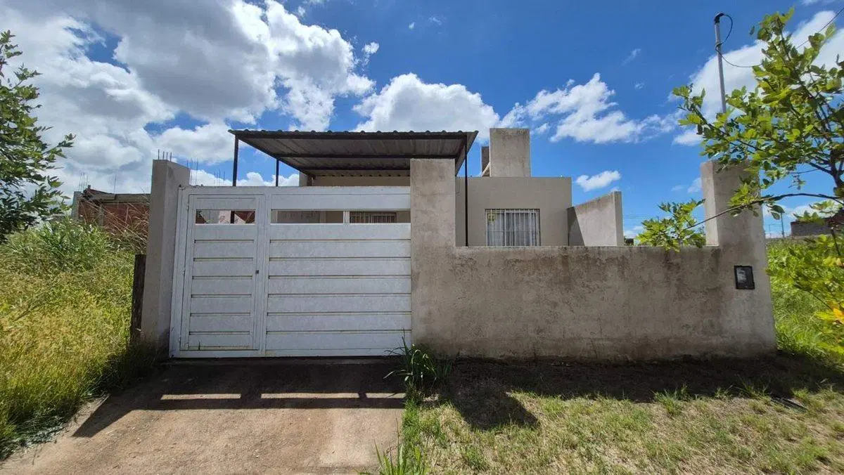 VENTA CASA 2 DORMITORIOS ARGUELLO NORTE 4