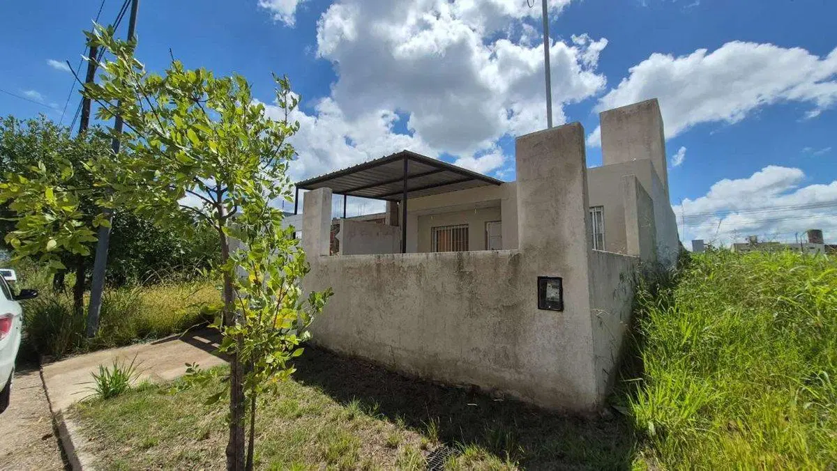 VENTA CASA 2 DORMITORIOS ARGUELLO NORTE 3
