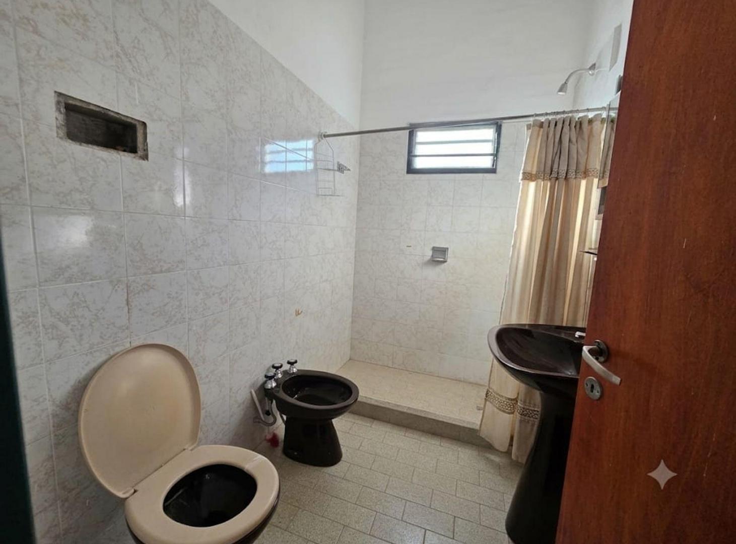 Foto de VENTA CASA DOS PLANTAS VILLA DEL LAGO - CARLOS PAZ, imagen 4