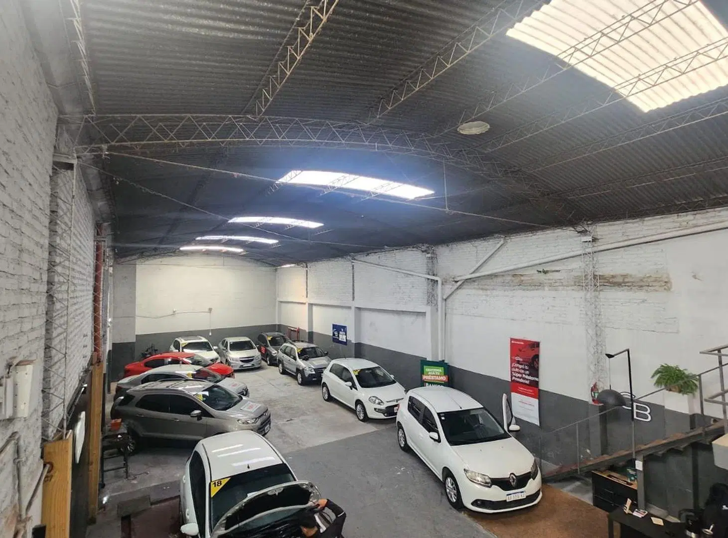 Venta Galpón Comercial Av. Duarte Quirós 2200 2