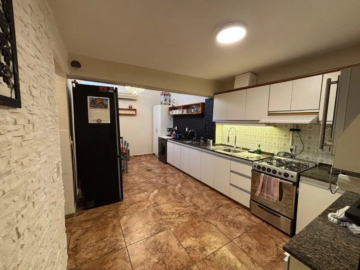 CASA CON PILETA APTA CREDITO B LOS PLATANOS 3 DORM 5