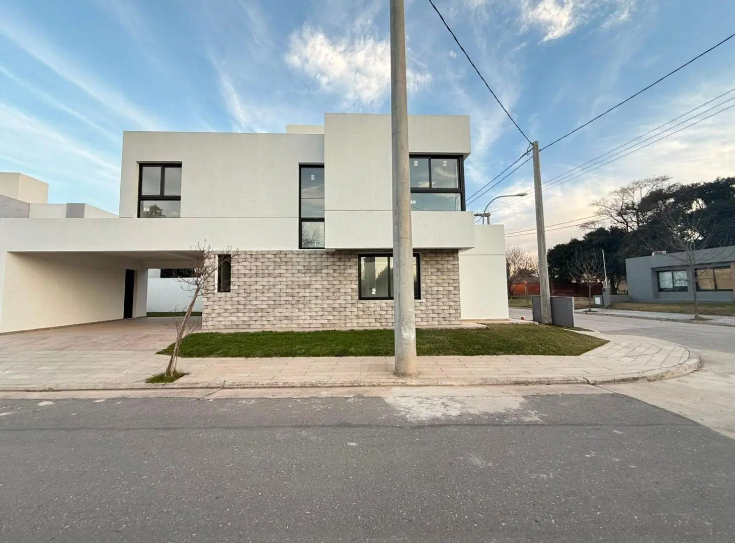 VENTA CASA 3 DOR. B° JARDIN DE LAS TEJAS. ZONA SUR 2