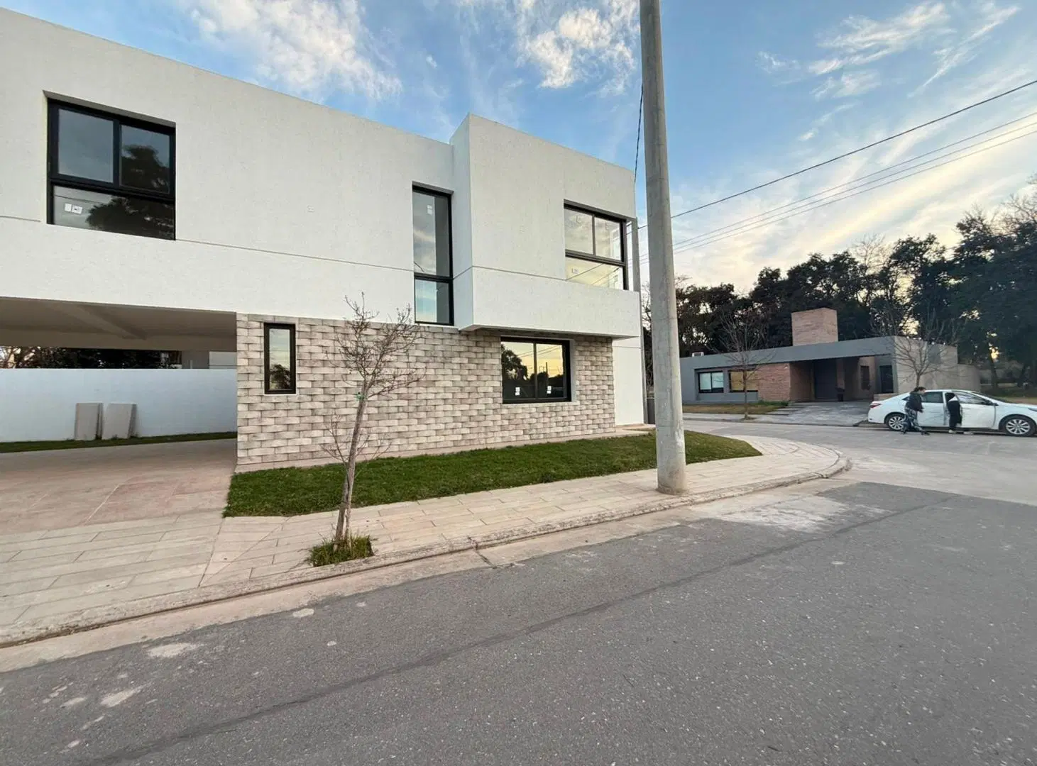 VENTA CASA 3 DOR. B° JARDIN DE LAS TEJAS. ZONA SUR 4