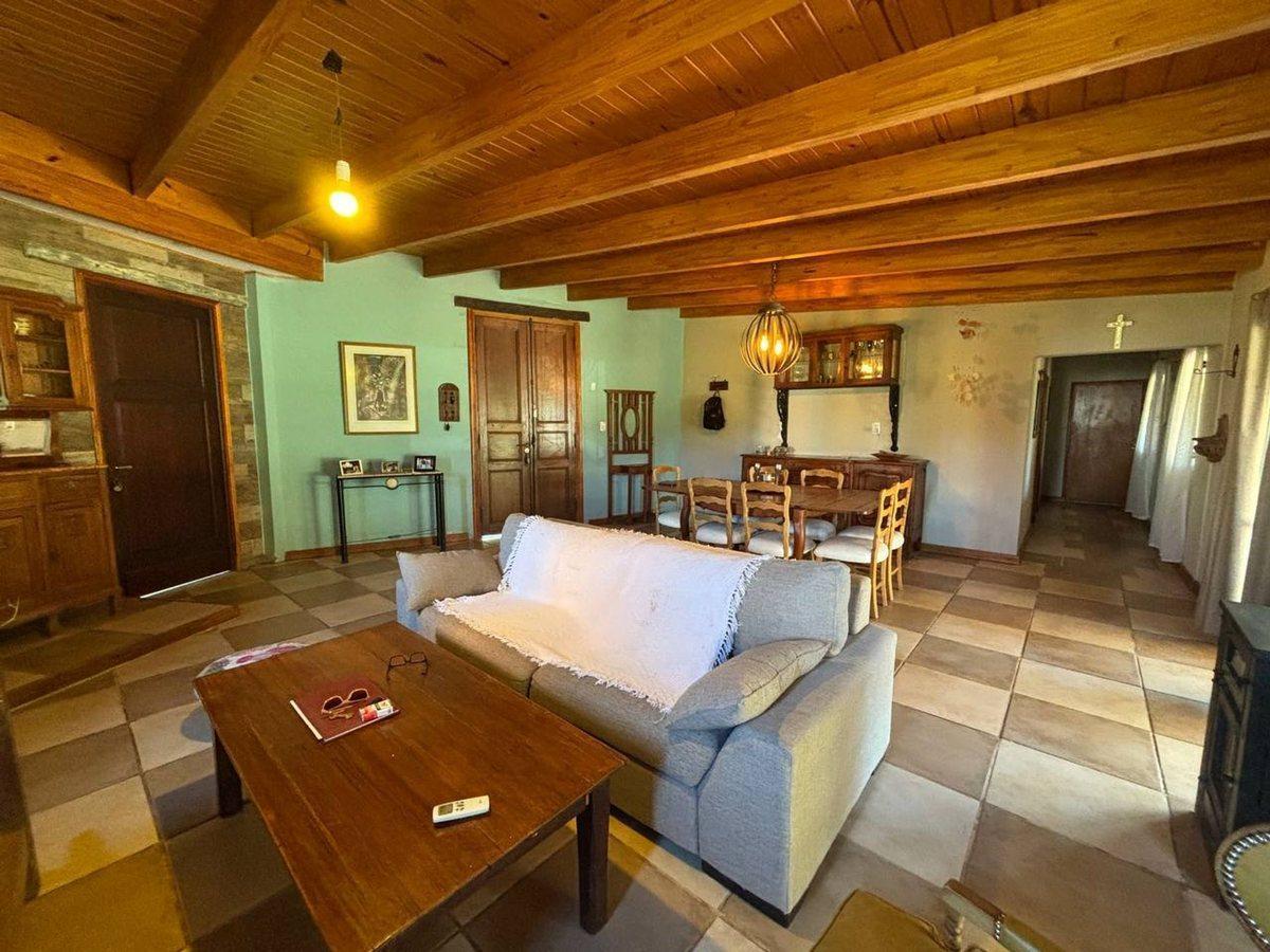 Foto de VENTA CASA 4 DORM EN ANISACATE CON PILETA, imagen 3