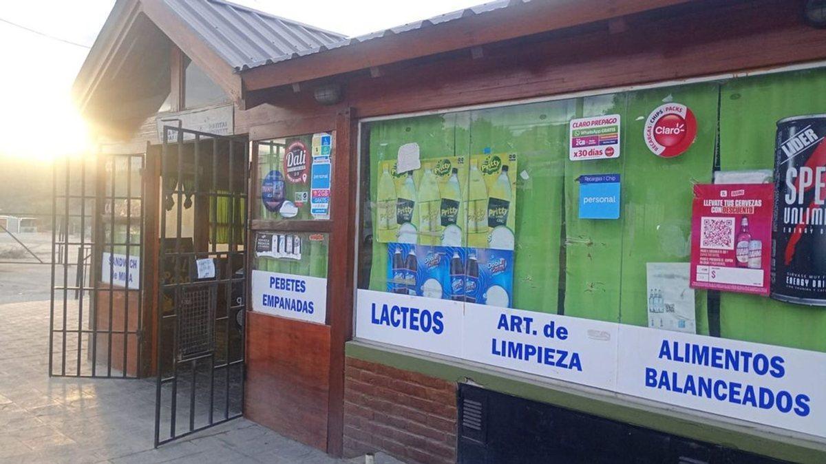 Foto de VENDE LOCAL Y DEPARTAMENTOS EN LA CALERA, imagen 1