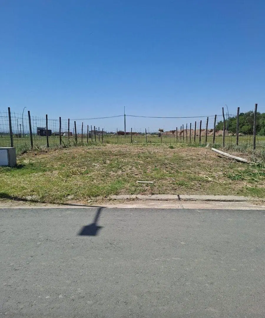 VENTA TERRENO EN CUESTAS DE MANANTIALES 2