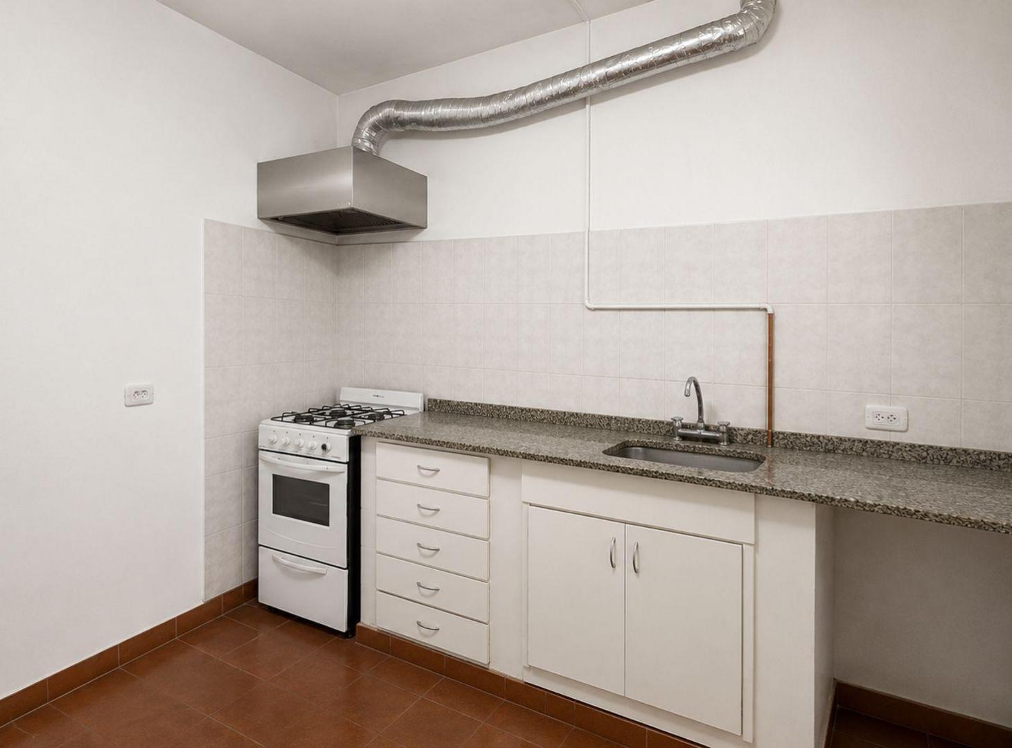 Foto de Dúplex en venta en Villa Cabrera con cochera, imagen 1