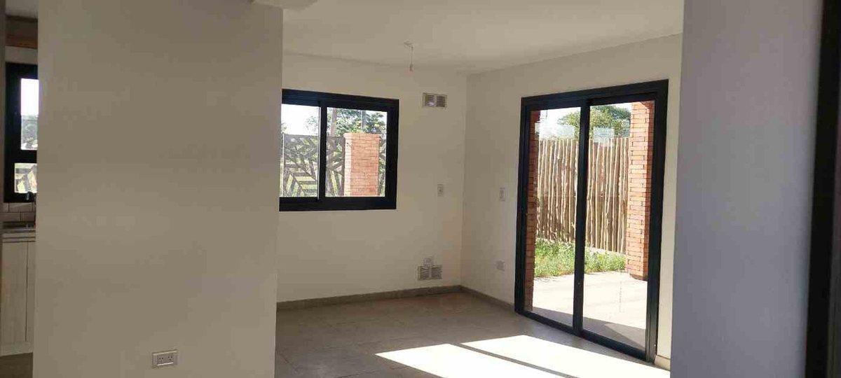 Foto de VENTA DUPLEX 3 DORMITORIOS, HOUSING DISTRITO BUNGE, imagen 2