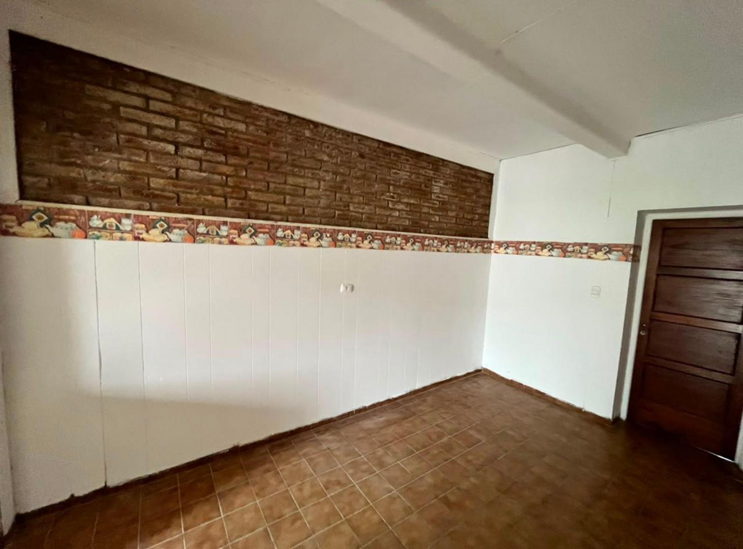 Foto de REMAX VENDE CASA 2 DORM EN BARRIO LAS FLORES, imagen 4