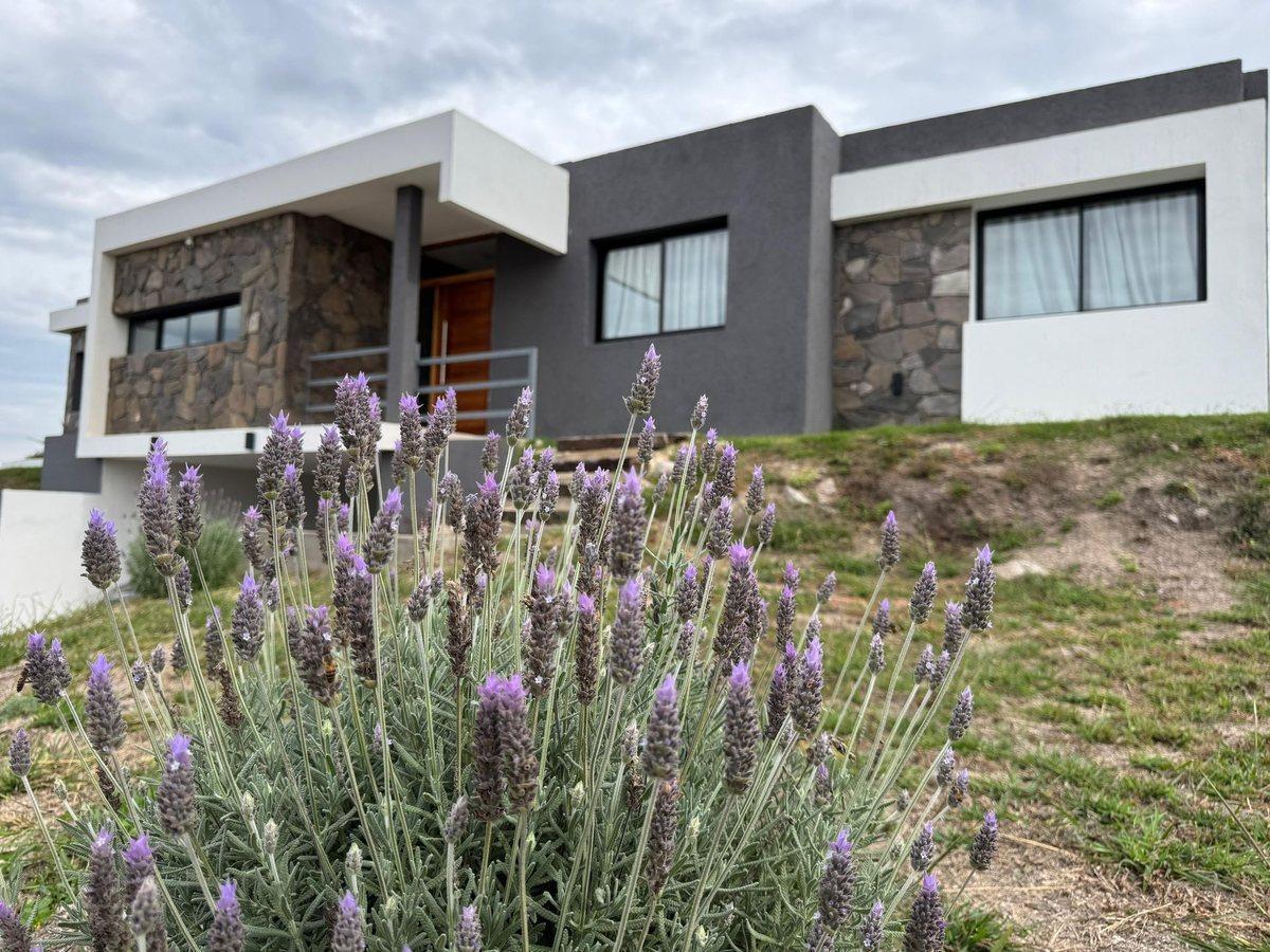 Foto de VENTA CASA 3 DORMITORIOs EN BUEN AIRE ASCOCHINGA, imagen 4