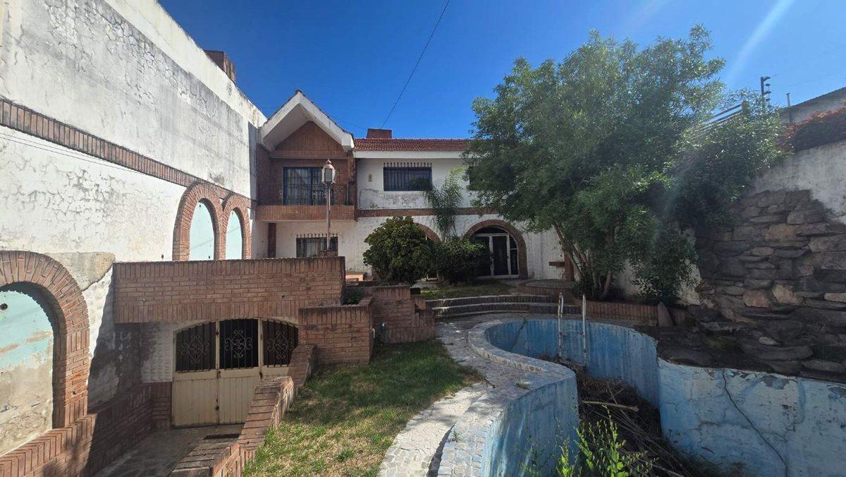 Foto de VENTA CASA A REFACCIONAR EN B° SAN SALVADOR, imagen 2