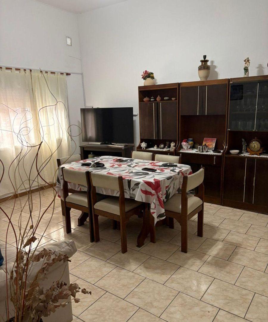 Foto de VENTA CASA 3 DORMITORIOS B° COLON, imagen 3