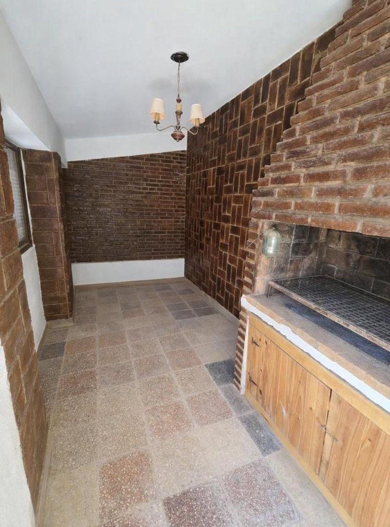 Foto de CASA EN VENTA GRAN TERRENO EN BIALET MASSE, imagen 3