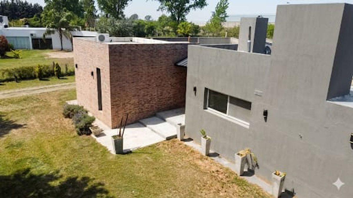 Foto de VENTA CASA CAMPOS DEL VIRREY, imagen 1