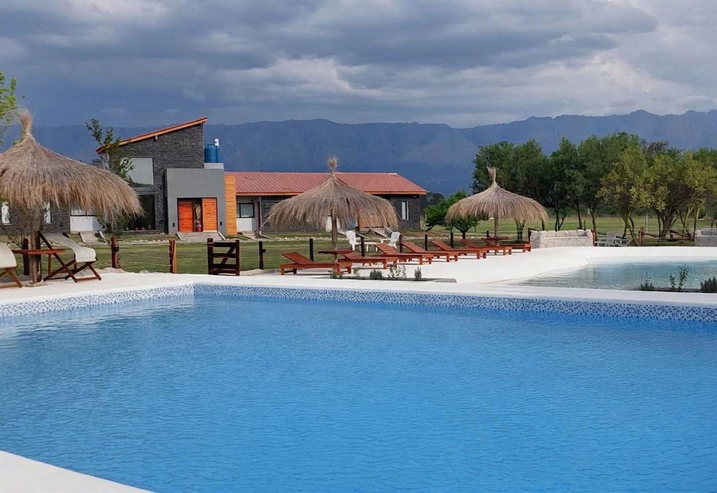 VENTA INCREIBLE COMPLEJO DE CABAÑAS en NONO