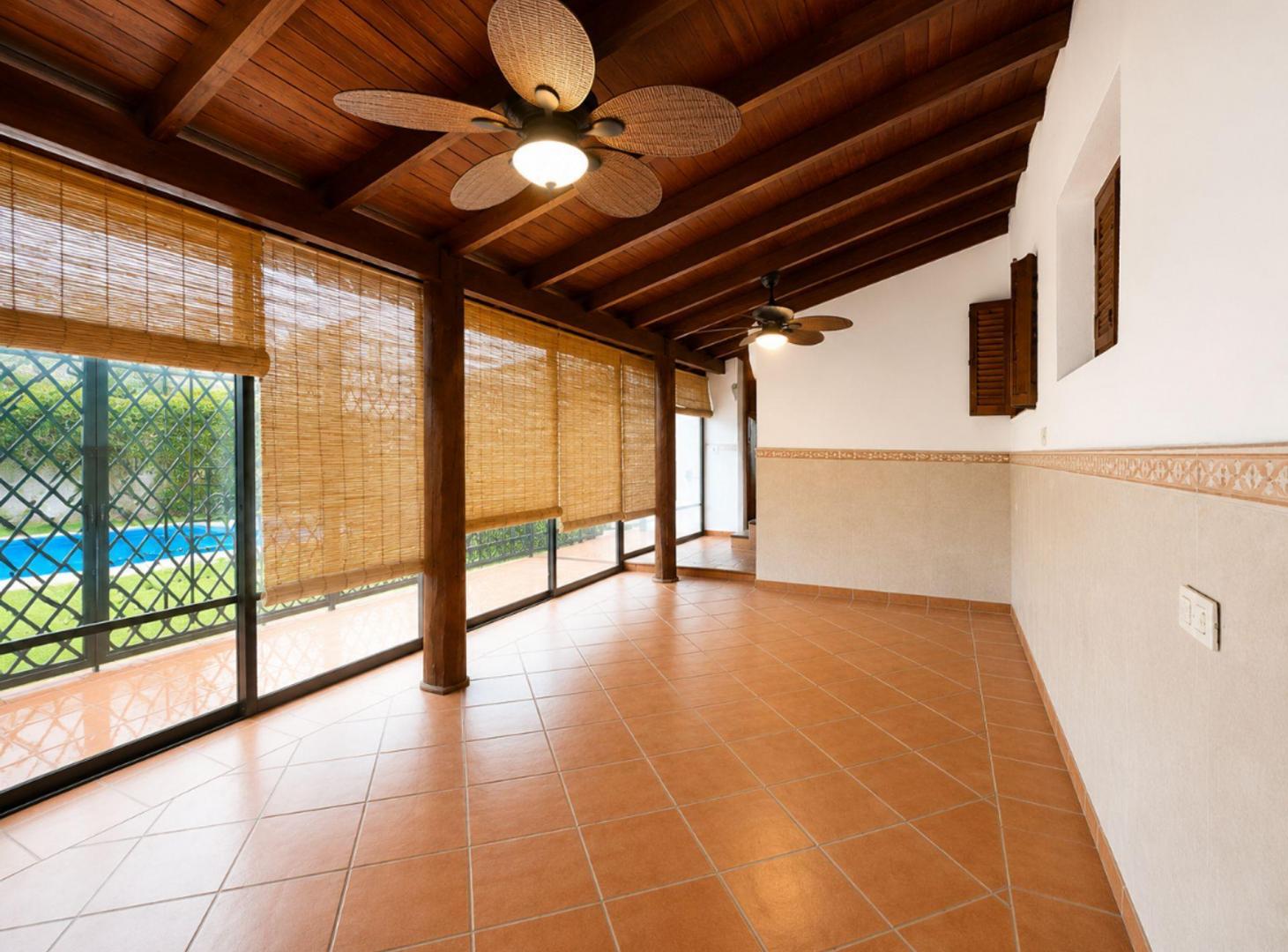 Foto de Importante Casa en Venta en Barrio General Paz, imagen 3
